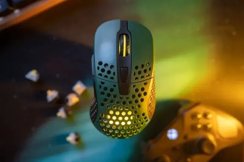 Xtrfy M4 wireless gaming mouse in green seen from above