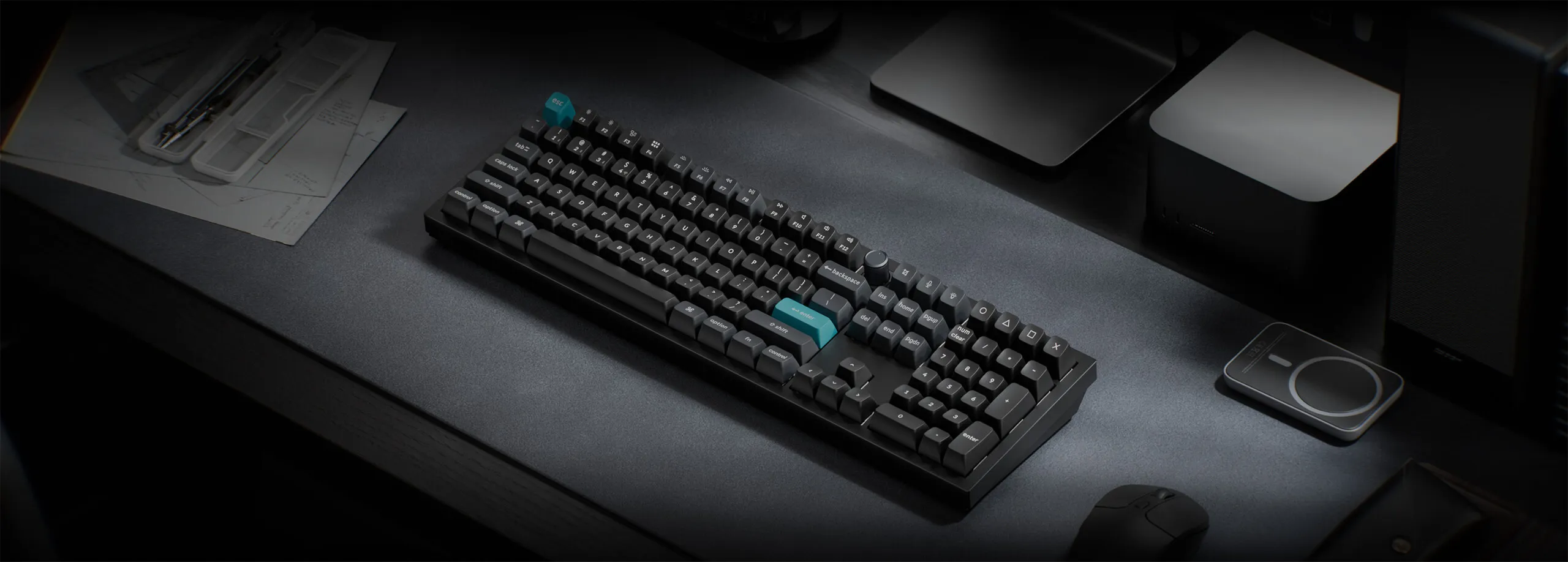 The Q6 Ultra in black