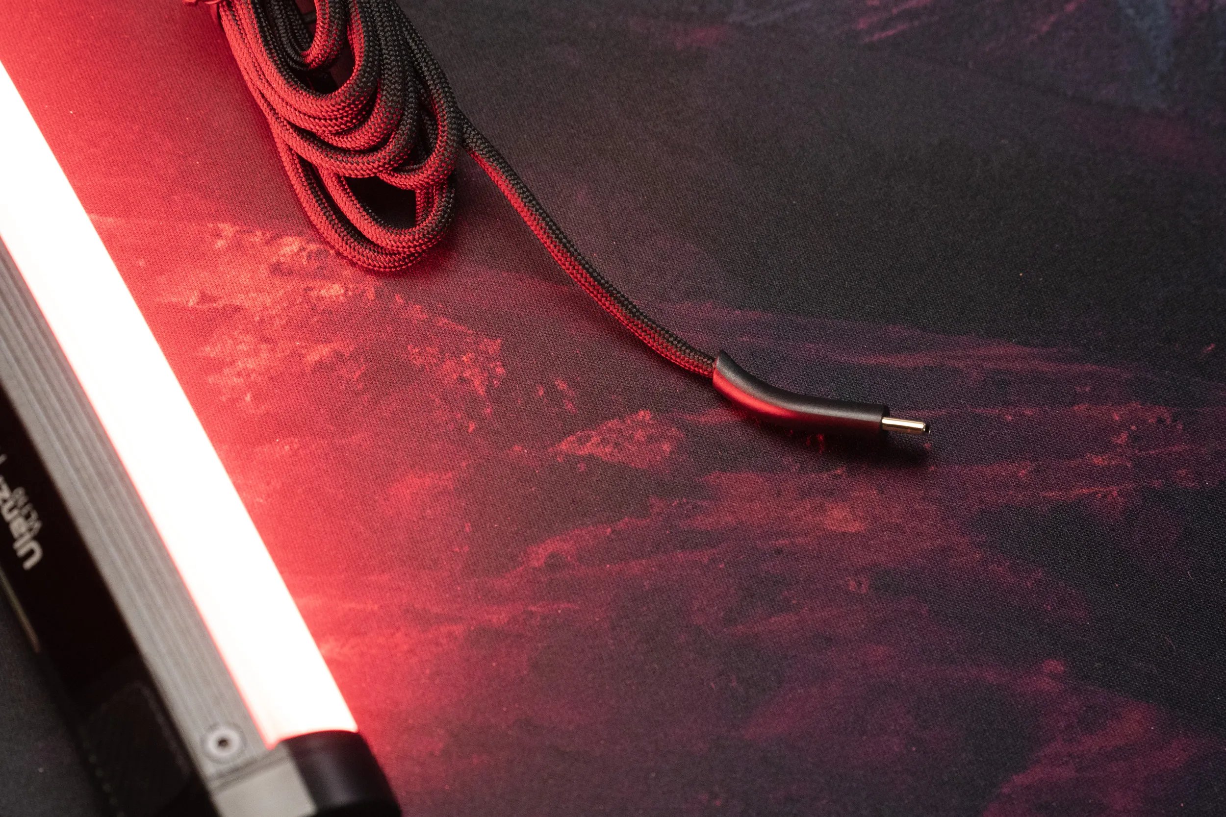 The braided USB-C to USB-C cable that ships with the Keychron G5