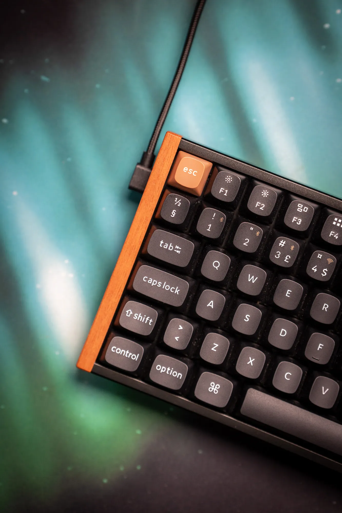 Keychron K4 HE SE angled USB-C cable port