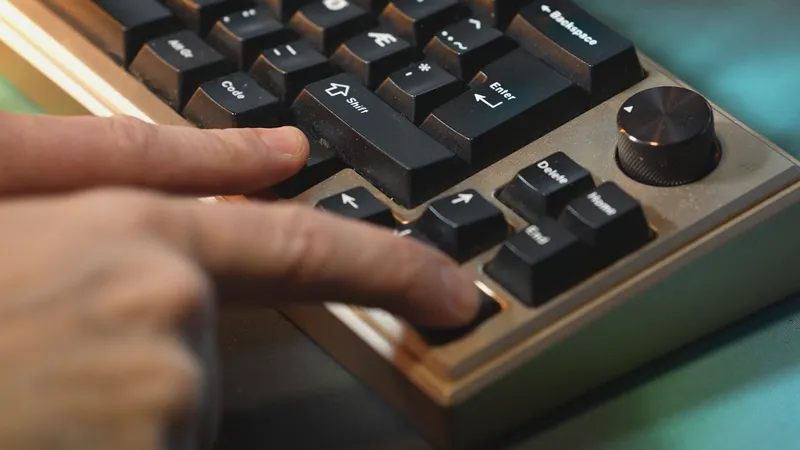 Keyboard shortcuts goes viral on TikTok, and I'm called in as an expert