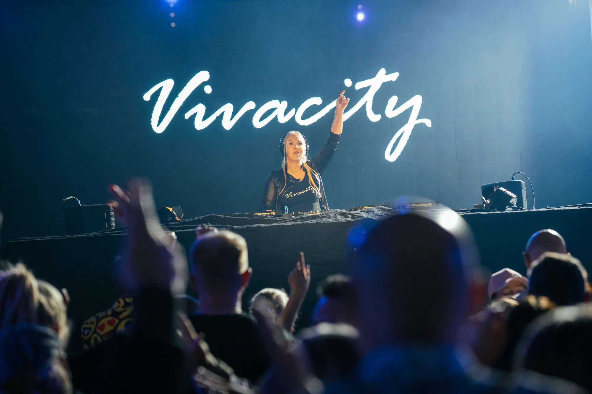 Vivacity warming up the crowd at Vulkan Arena