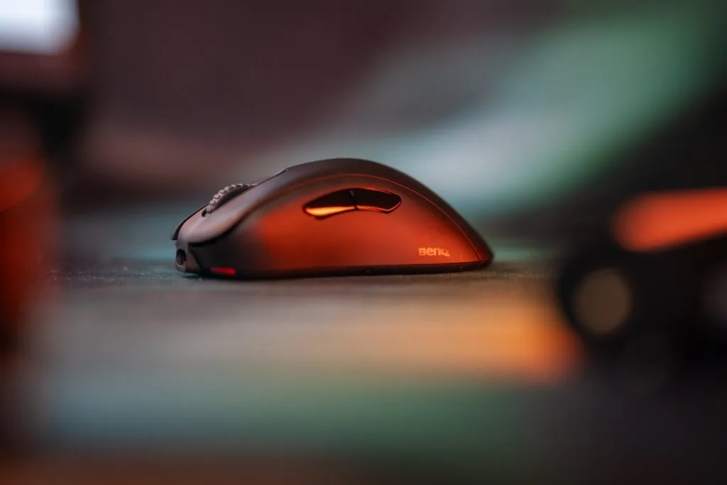 Zowie EC2-CW seen from the side