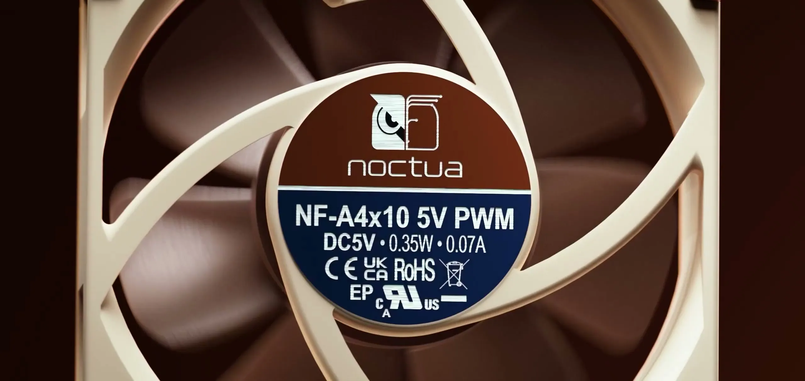Close-up of the Noctua NF-A4x10 5V PWM fan in the Feinmann F01 Noctua Edition