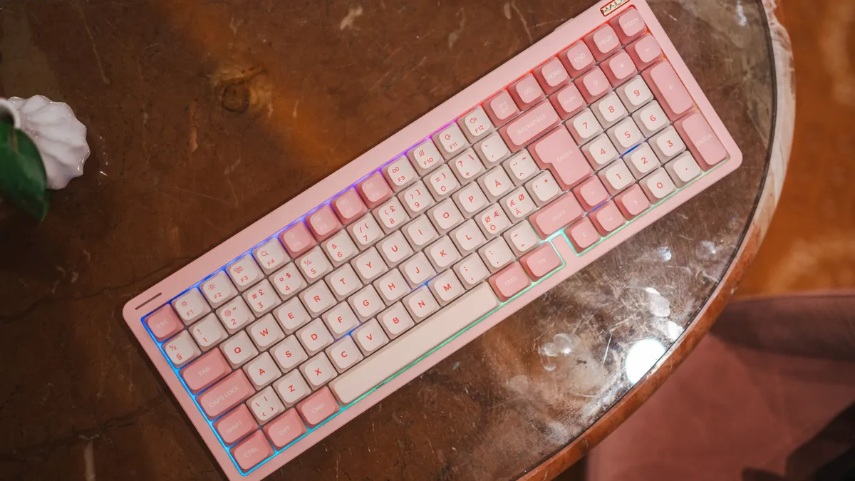 NuPhy's Halo series draws a **halo** on your desk